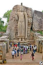 Статуя Аукана Будда (Aukana Buddha), Шри-Ланка.