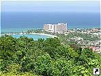 Вид на Очо-Риос, Ямайка.