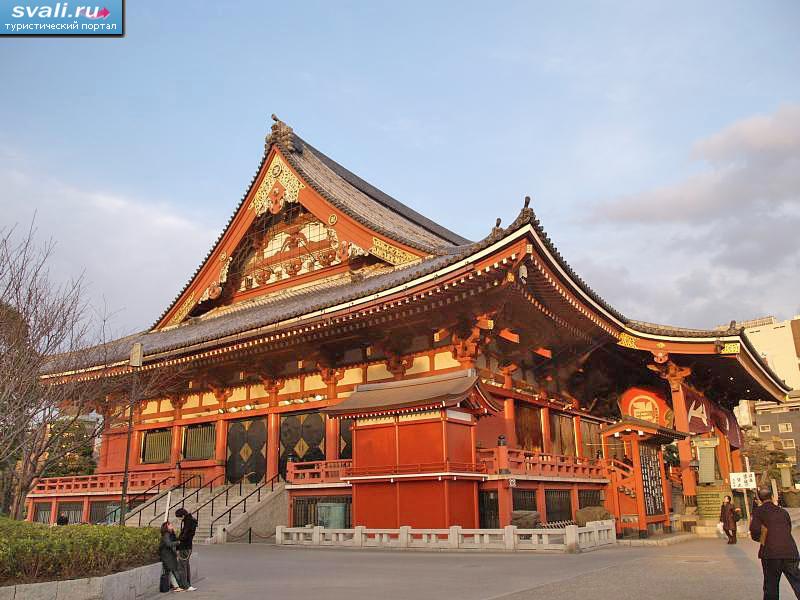 Храм Сэнсодзи (Senso-ji), Асакуса, Токио, Япония.
