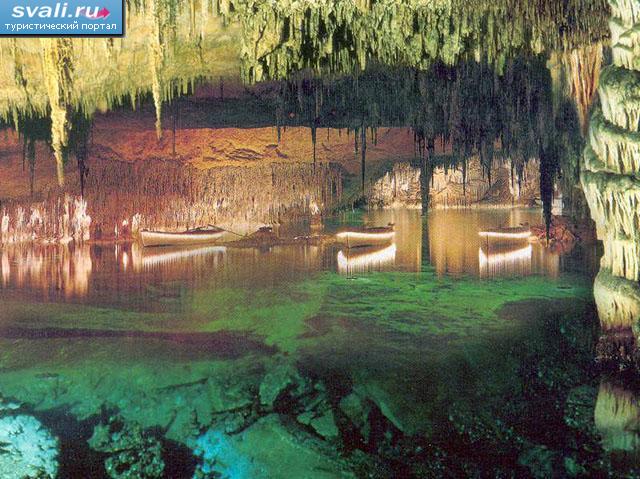 Драконовые пещеры, остров Майорка, Балеарские острова, Испания.