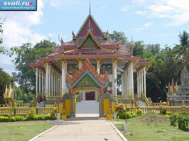 Храм Ek Phnom, Баттамбанг (Battambang), Камбоджа.