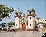 Кафедральный Собор в городе Тумбес, Перу.