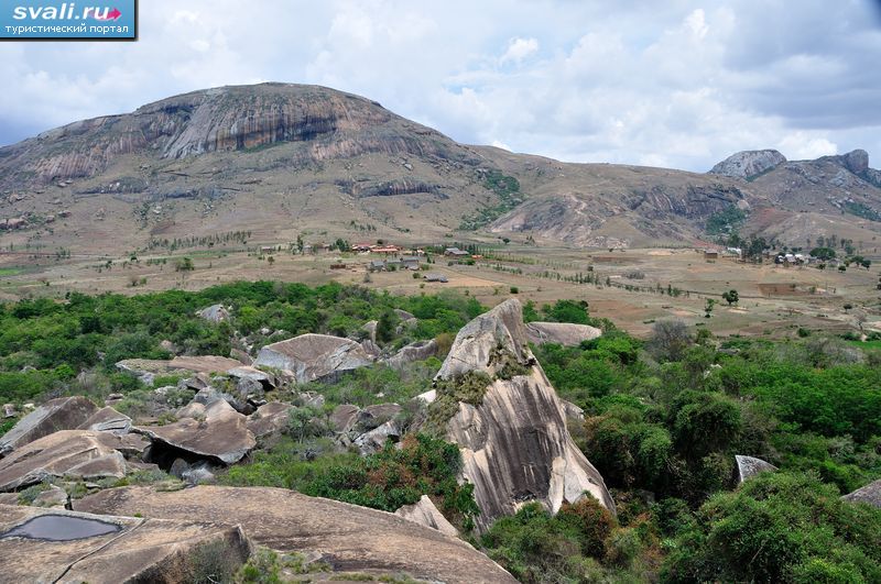 Заповедник Анжа (Anja Reserve), Амбалавау ( Ambalavao), Мадагаскар