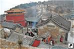 Храмы на священной горе Тайшань (Taishan) провинция Шаньдун (Shandong), Китай.