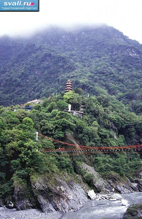Ущелье Тароко (Taroko Gorge), национальный парк Taroko, Тайвань. 