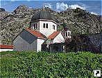 Церковь святого Николая, вид с крепостной стены, Котор, Черногория.