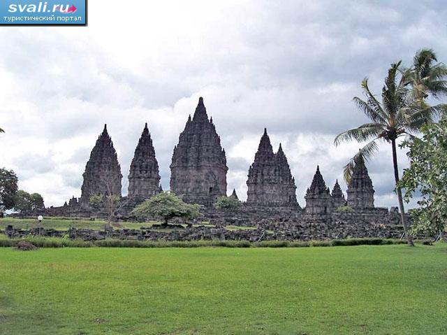 Храмовый комплекс Лара Джонгранг, Прамбанан (Prambanan), остров Ява (Java),  Индонезия.
