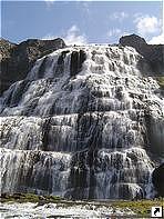 Водопад на реке Диньянди, Исафьордур, Исландия.