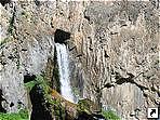 Карстовый водопад Абшир-Сай, Ош, Киргизия.