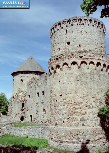 Древний Ливонский замок в городе Цесисе, Латвия.