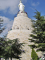 Статуя Святой Девы Марии, холм Харисса, Джуния, Ливан.
