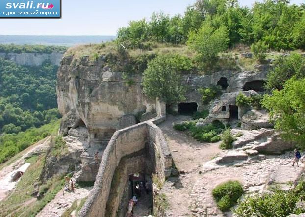 Чуфут-Кале (пещерный город), Крым, Россия.