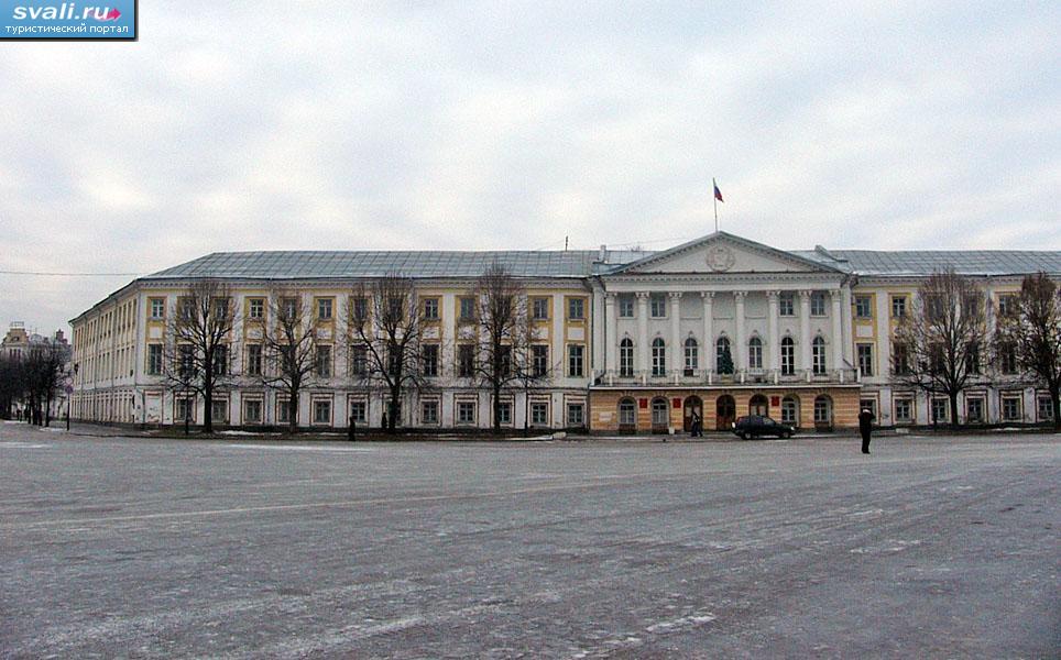 Здание присутственных мест, Советская площадь, Ярославль, Россия.