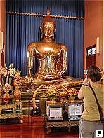 Храм золотого Будды (Wat Traimit), Бангкок, Тайланд.