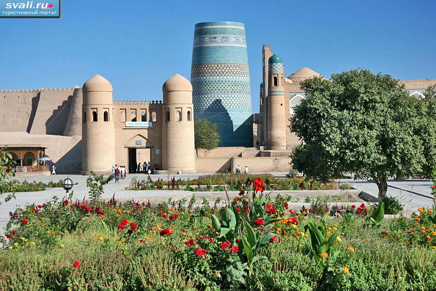 Ата-Дарваза, главные ворота Ичан-Кала (внутренний город), Хива, Узбекистан. 