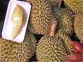 Дуриан, Durian (Toorian) и одна долька его мякоти в упаковке. (600x450 141Kb)