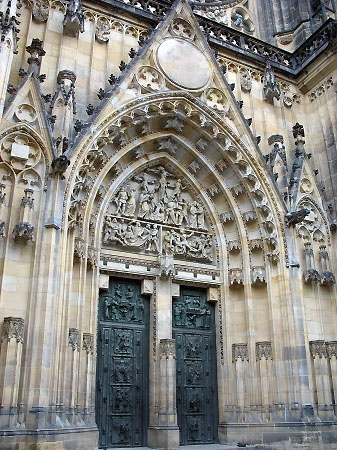 Часть лицевой стороны собора святого Витта, Чехия.