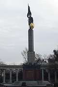 Памятник советским воинам, Вена, Австрия. (300x450 33Kb)