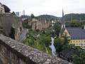 Живописные старые стены не охватить одним фото, как ни старайся... Люксембург. (600x450 108Kb)
