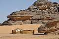 Горы Акакус, жилище кочевых туарегов (800x531 112Kb)