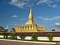 Вьентьян, храм That Luang вечером.