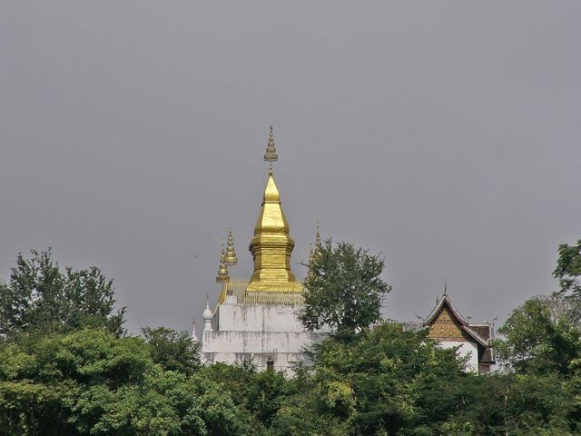 Луанг Прабанг, храм Phousi.