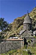 Гегард - "пещерный монастырь". Армения. (496x748 166Kb)