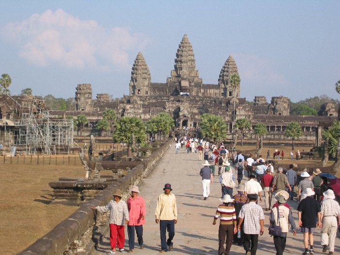   (Angkor Wat), - (Siem Reap), .